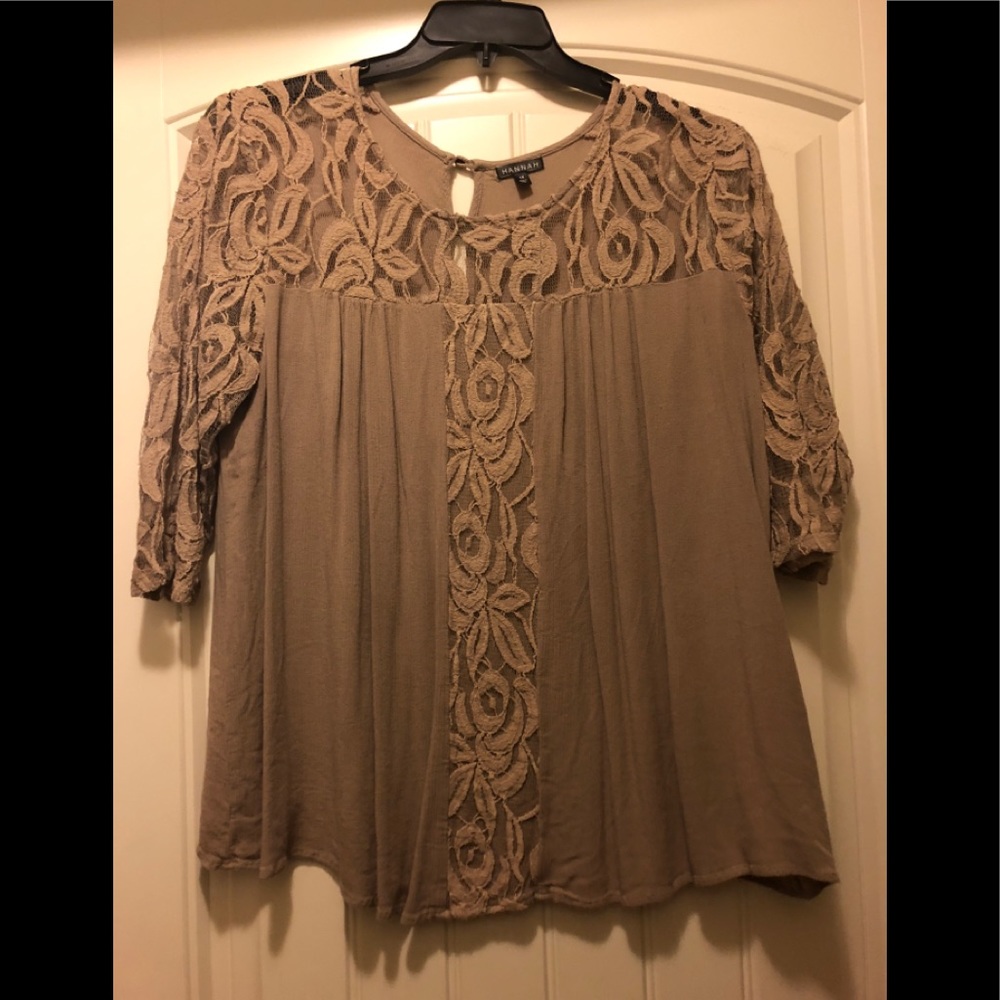 Laced 1X toupe top gently worn